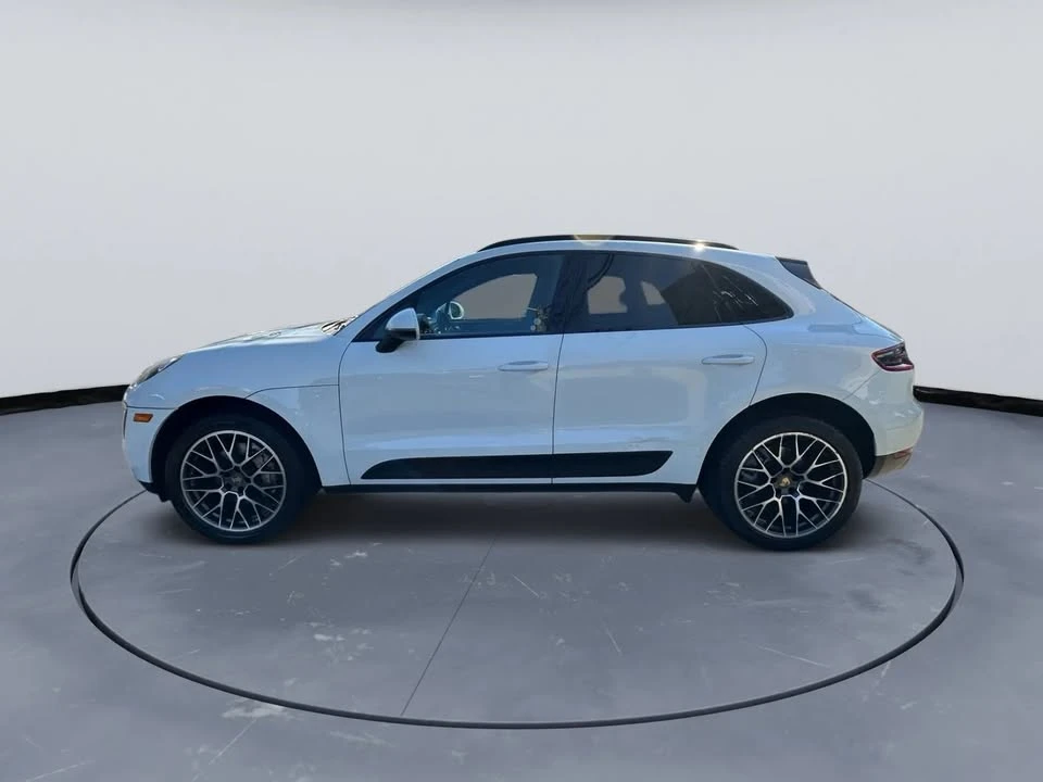 2016 Porsche Macan - Image 8 of 10