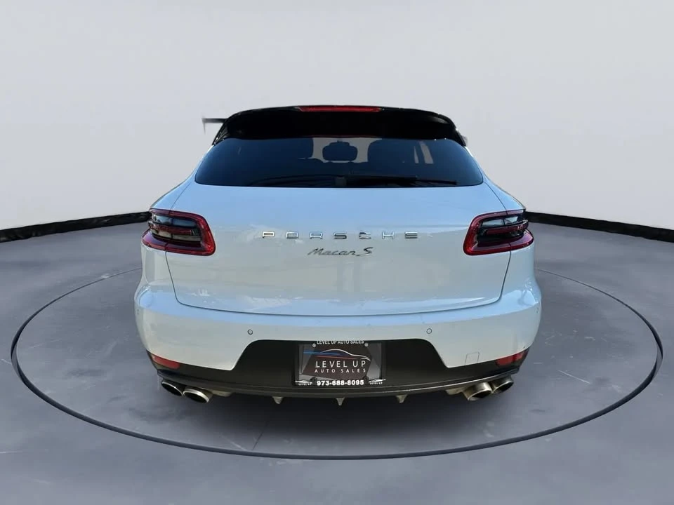 2016 Porsche Macan - Image 6 of 10