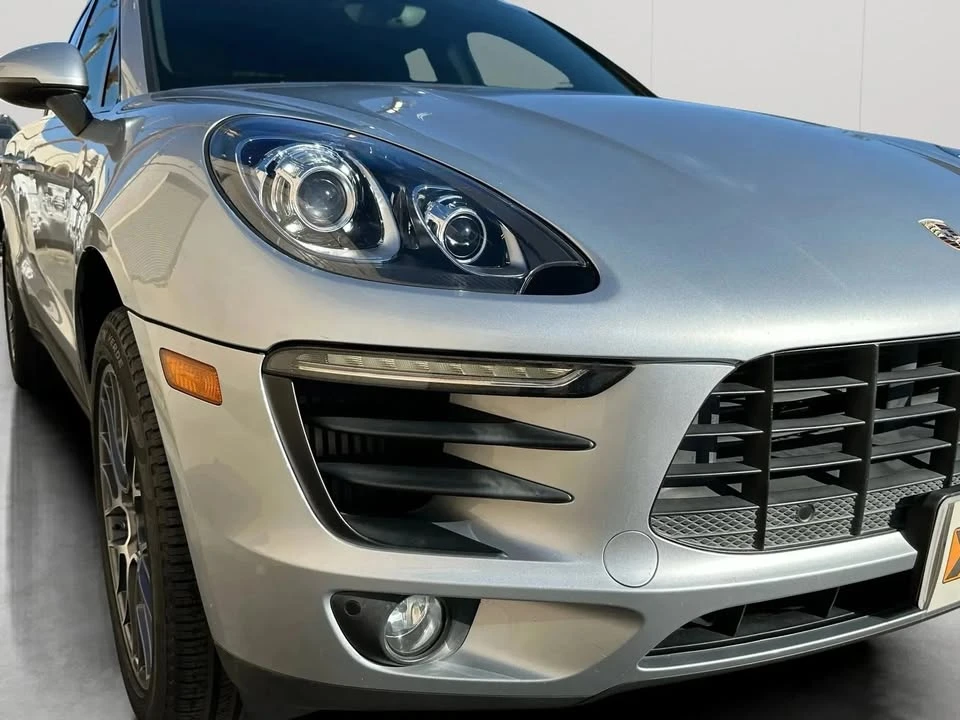 2016 Porsche Macan - Image 11 of 20