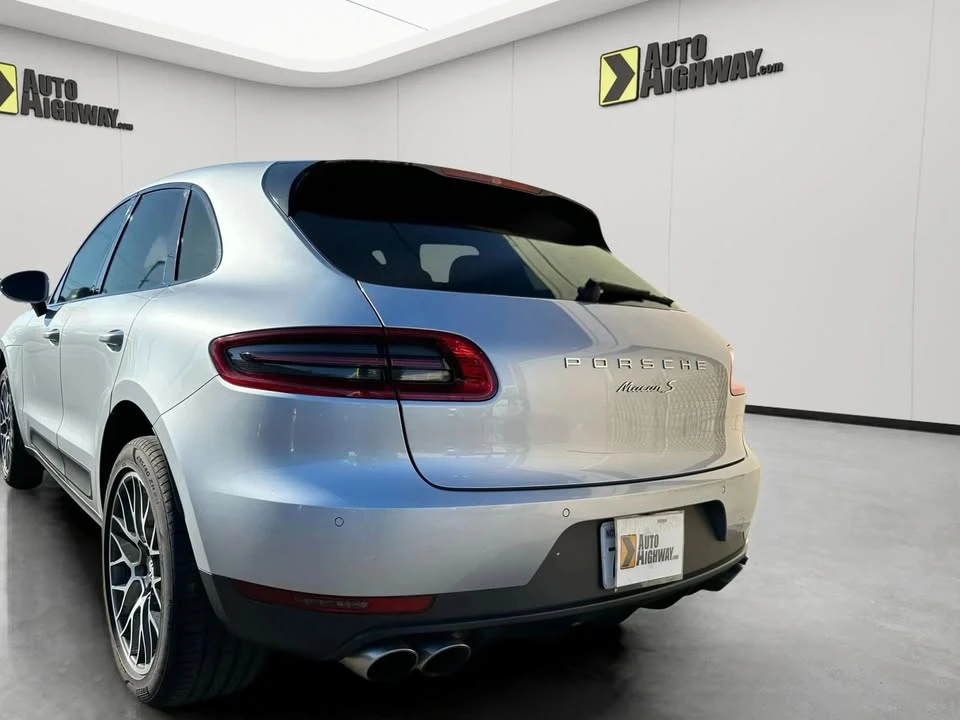 2016 Porsche Macan - Image 14 of 20