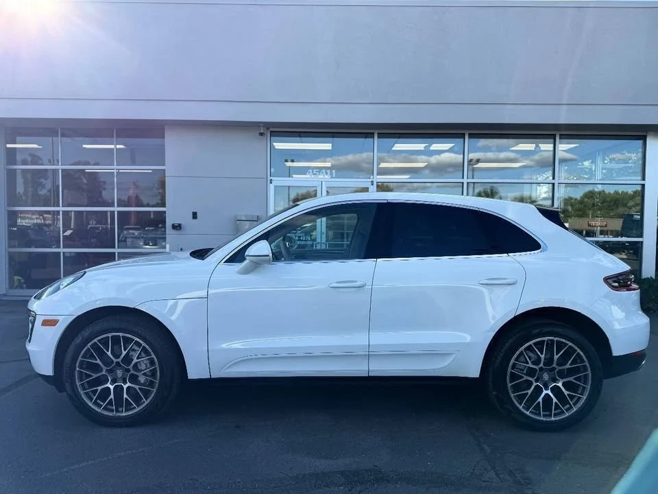 2016 Porsche Macan - Image 2 of 20