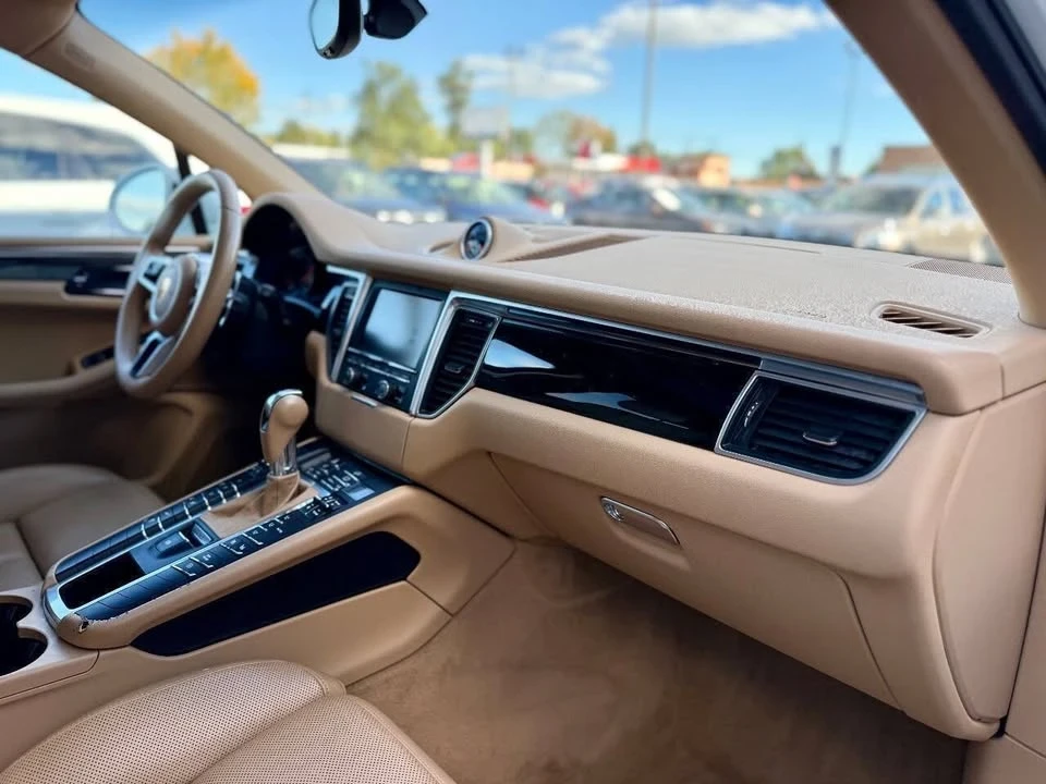 2016 Porsche Macan - Image 16 of 20
