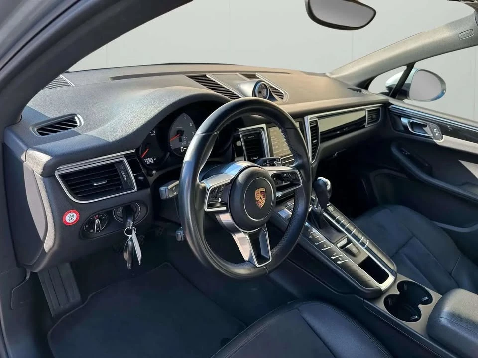 2016 Porsche Macan - Image 19 of 20