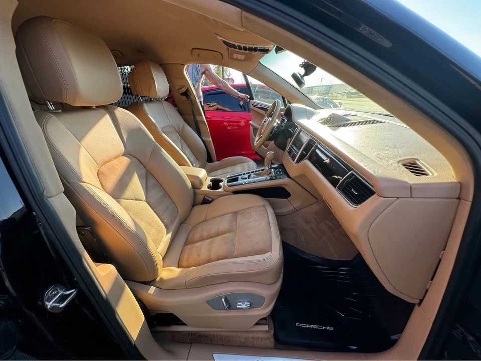 2016 Porsche Macan - Image 14 of 14