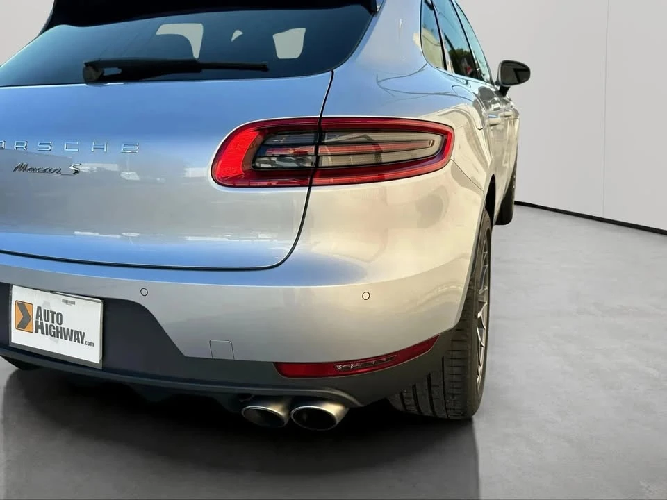 2016 Porsche Macan - Image 15 of 20