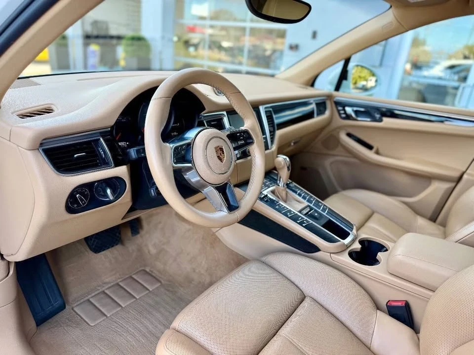 2016 Porsche Macan - Image 9 of 20
