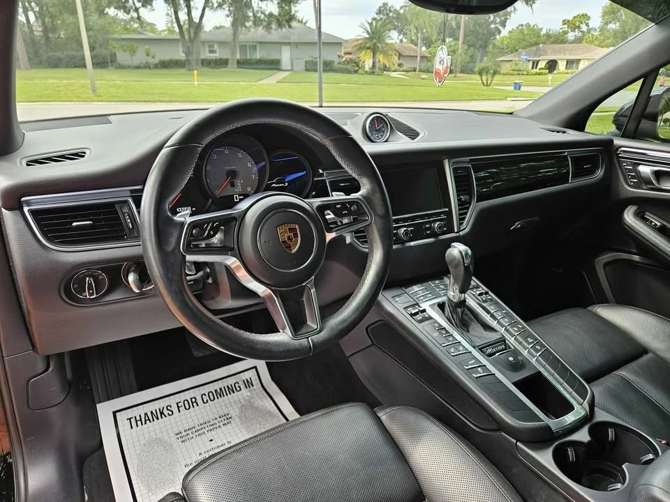 2016 Porsche Macan - Image 10 of 19