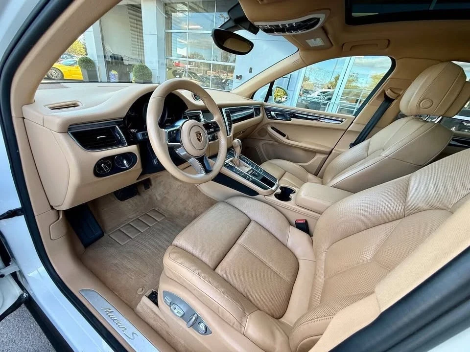 2016 Porsche Macan - Image 10 of 20