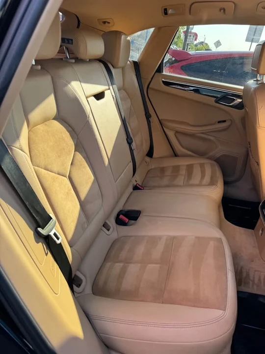 2016 Porsche Macan - Image 11 of 14
