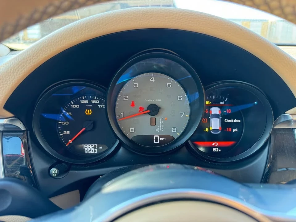 2016 Porsche Macan - Image 6 of 14