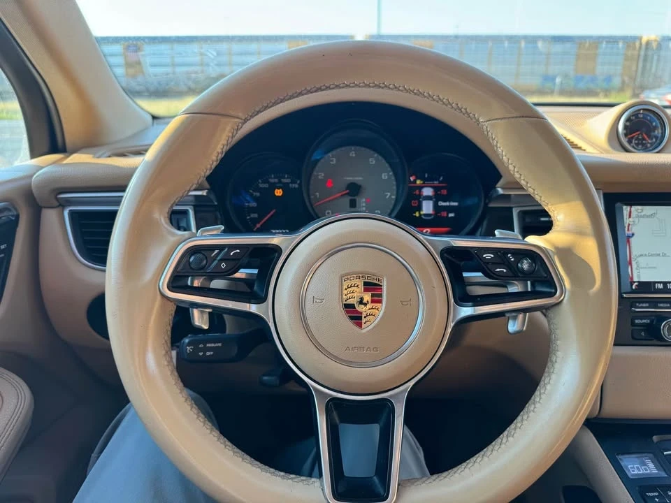 2016 Porsche Macan - Image 7 of 14