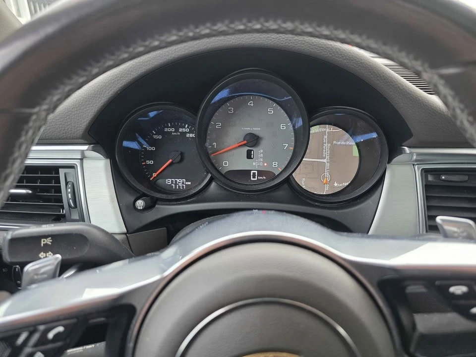 2016 Porsche Macan - Image 14 of 14