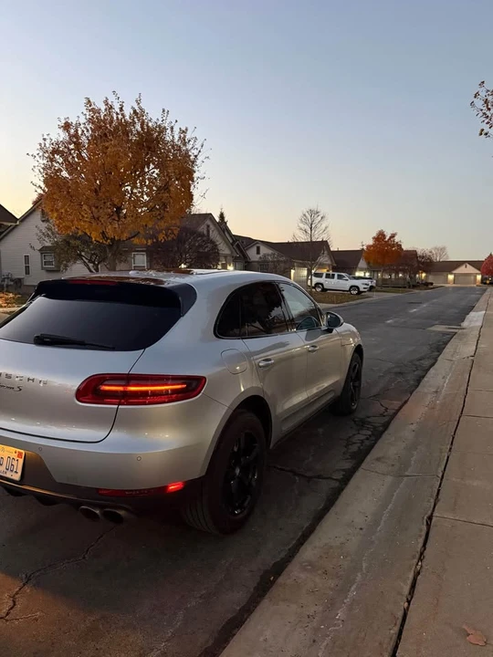 2016 Porsche Macan - Image 7 of 10