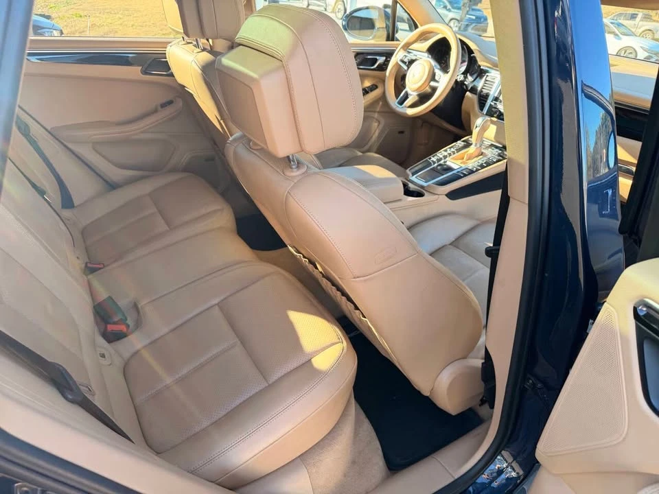 2016 Porsche Macan - Image 9 of 20