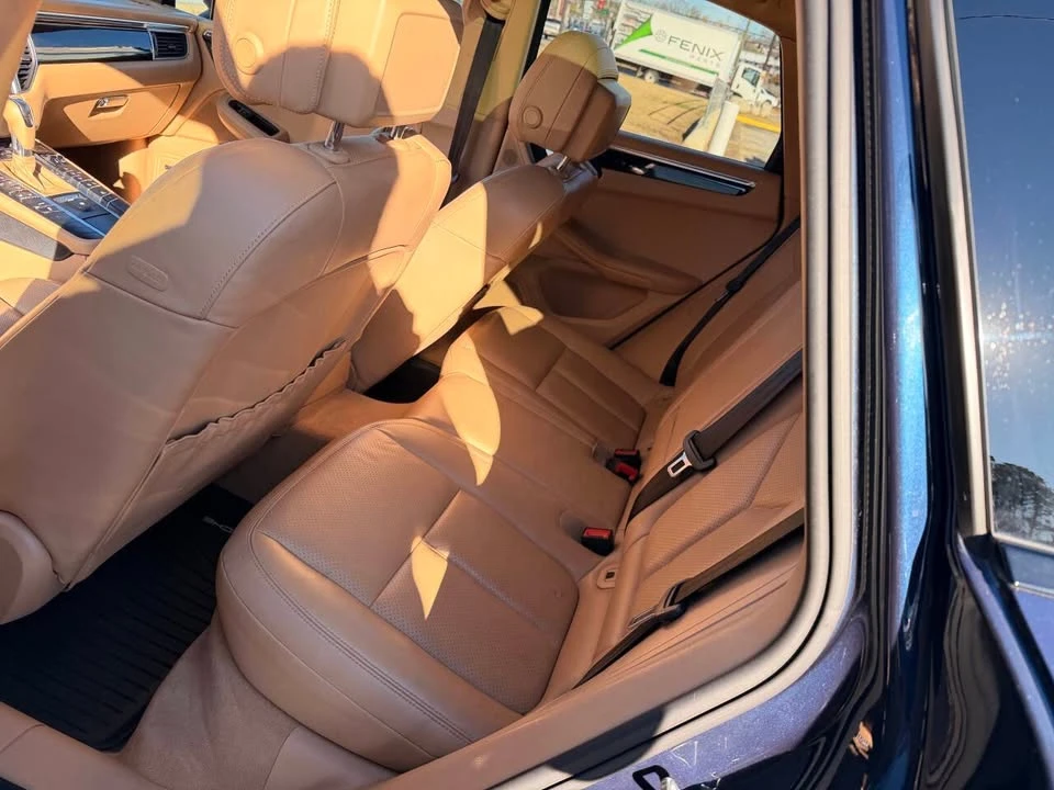 2016 Porsche Macan - Image 19 of 20