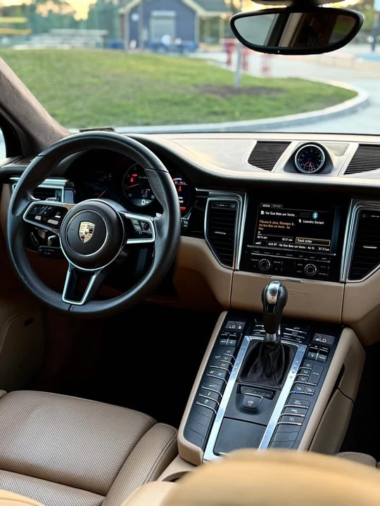 2016 Porsche Macan - Image 13 of 20