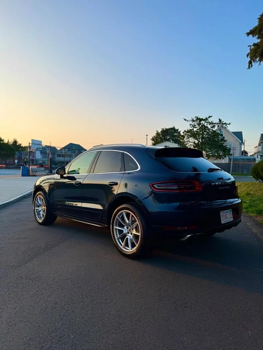 2016 Porsche Macan - Image 17 of 20