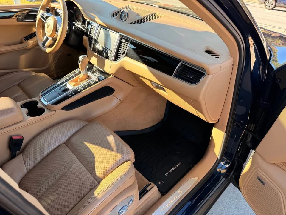 2016 Porsche Macan - Image 14 of 20