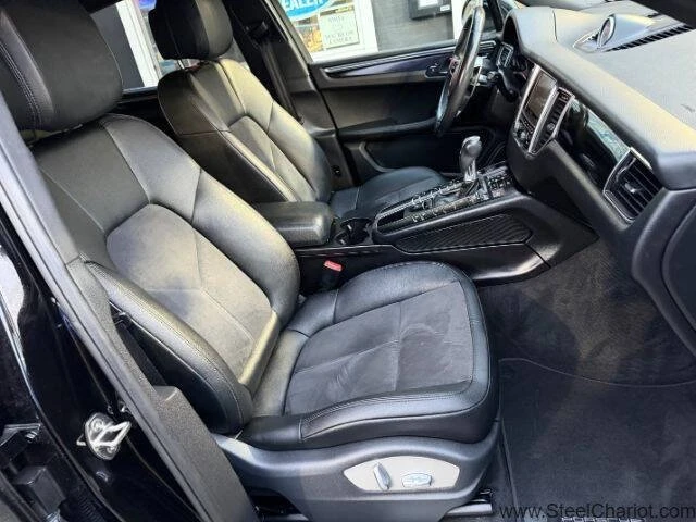 2016 Porsche Macan - Image 19 of 20