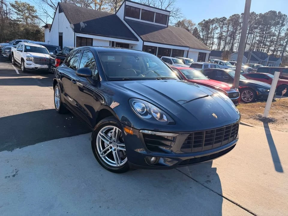 2016 Porsche Macan - Image 2 of 20