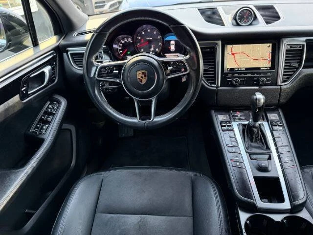 2016 Porsche Macan - Image 14 of 20