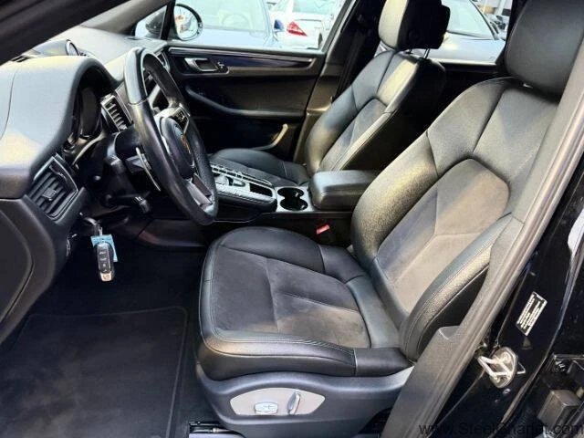 2016 Porsche Macan - Image 11 of 20