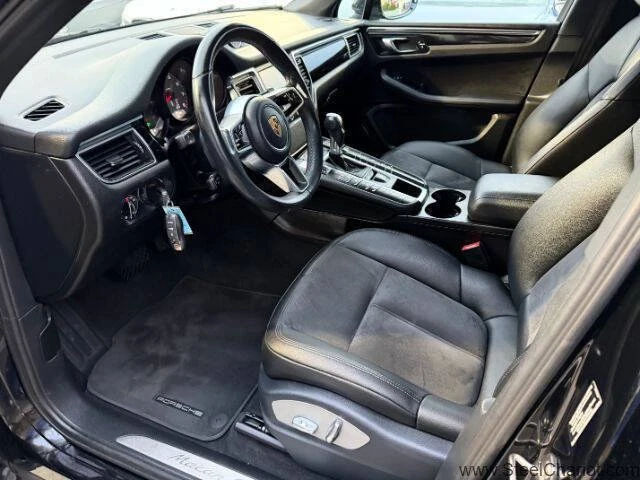 2016 Porsche Macan - Image 13 of 20