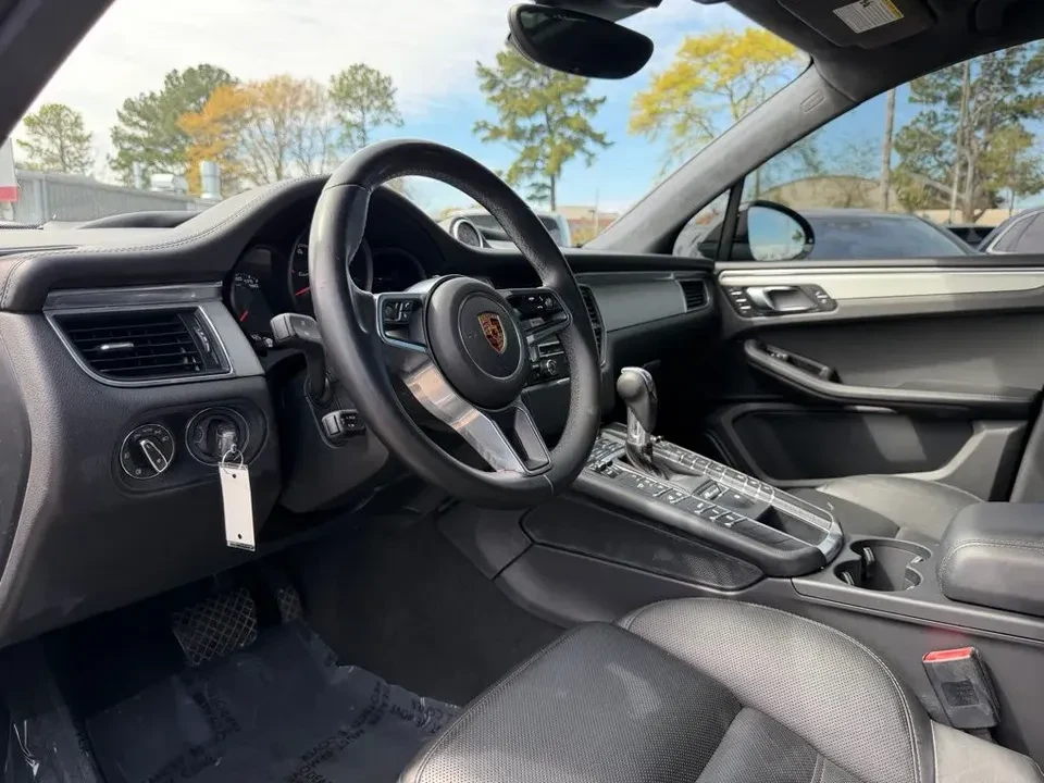 2016 Porsche Macan Turbo - Image 8 of 12