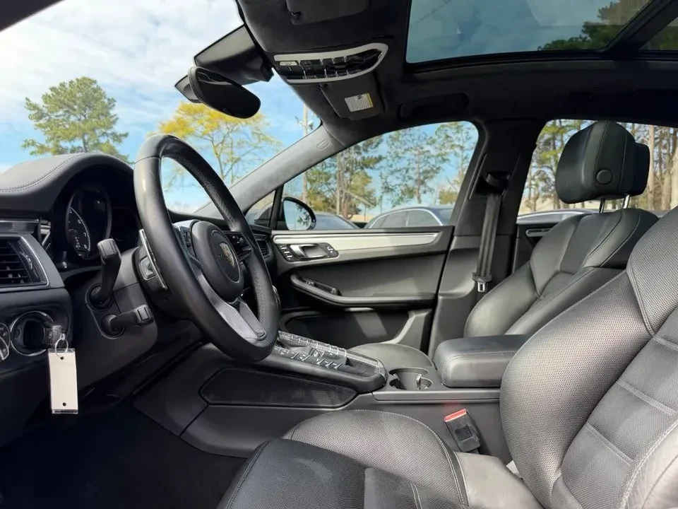 2016 Porsche Macan Turbo - Image 4 of 12