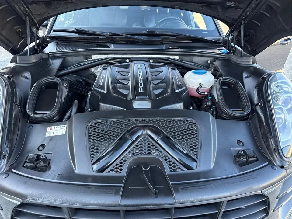 2016 Porsche Macan Turbo - Image 13 of 20