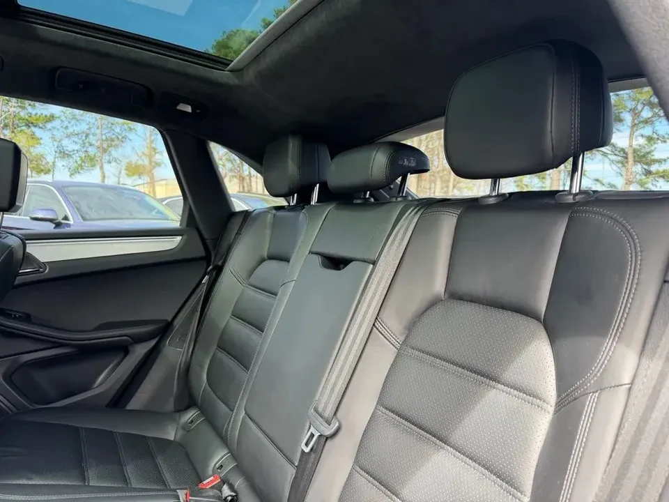 2016 Porsche Macan Turbo - Image 5 of 12
