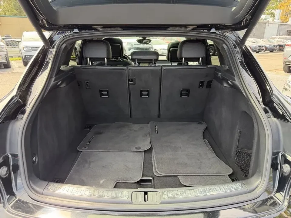 2016 Porsche Macan Turbo - Image 10 of 12
