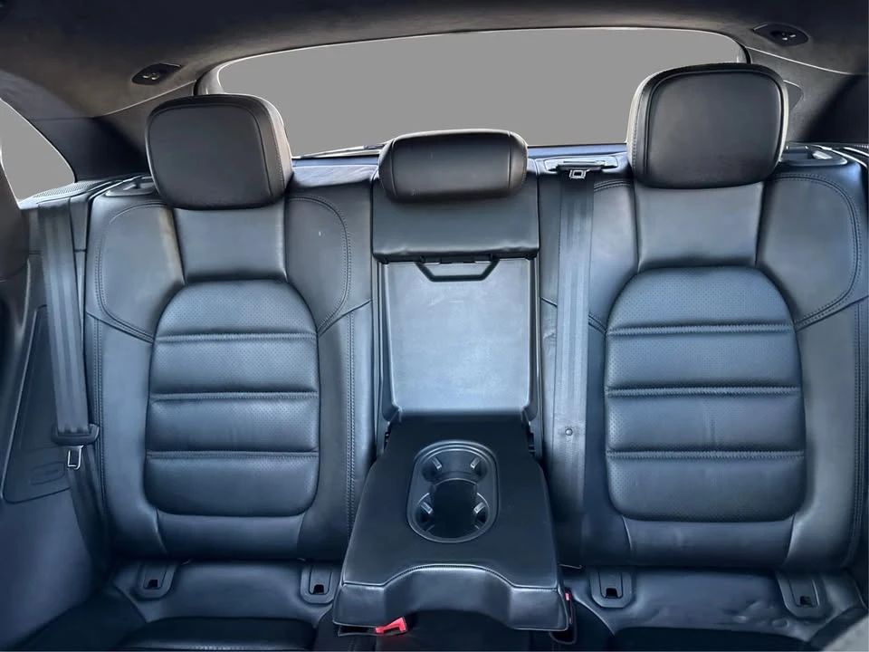 2016 Porsche Macan Turbo - Image 17 of 20