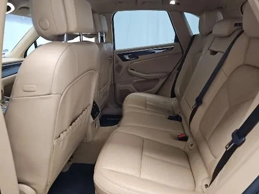 2016 Porsche Macan - Image 6 of 6