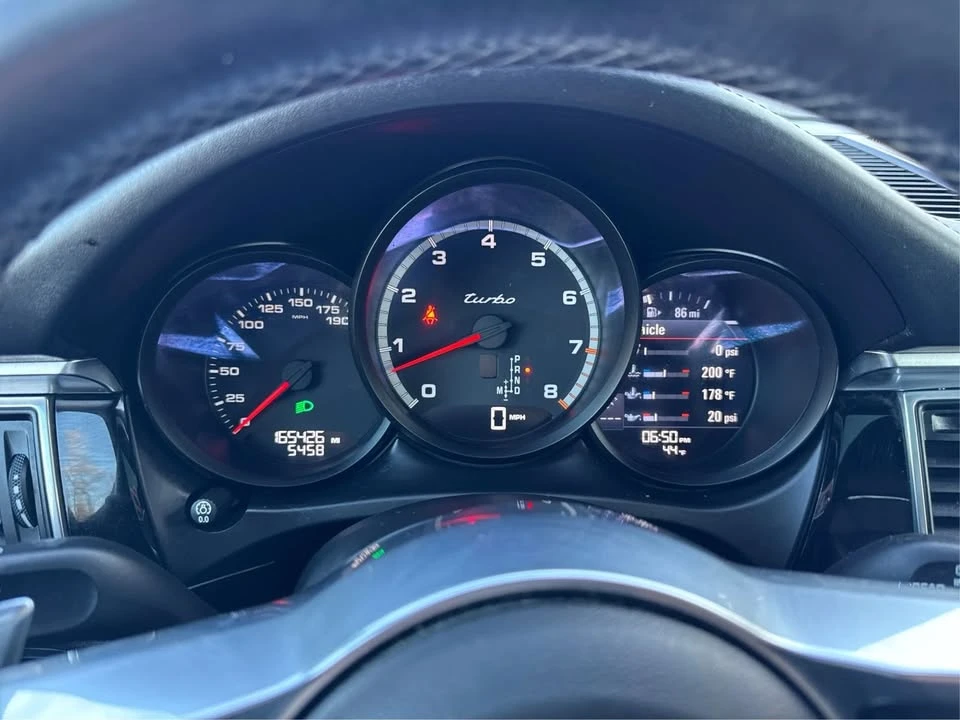 2016 Porsche Macan Turbo - Image 19 of 20