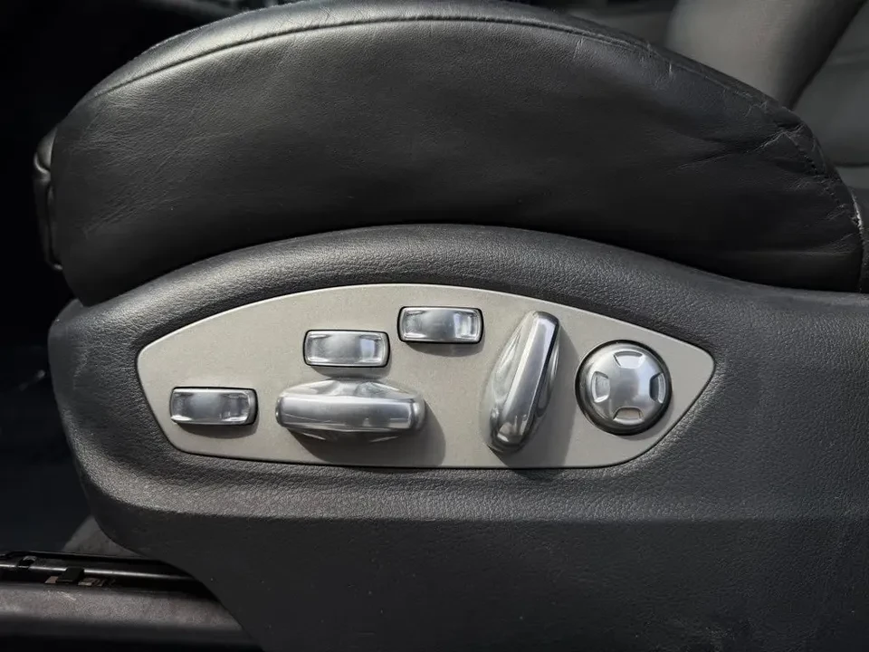 2016 Porsche Macan Turbo - Image 9 of 12