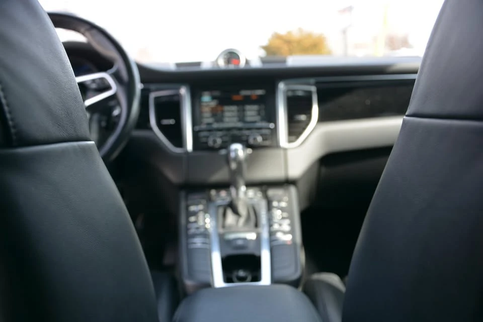 2016 Porsche Macan - Image 7 of 10