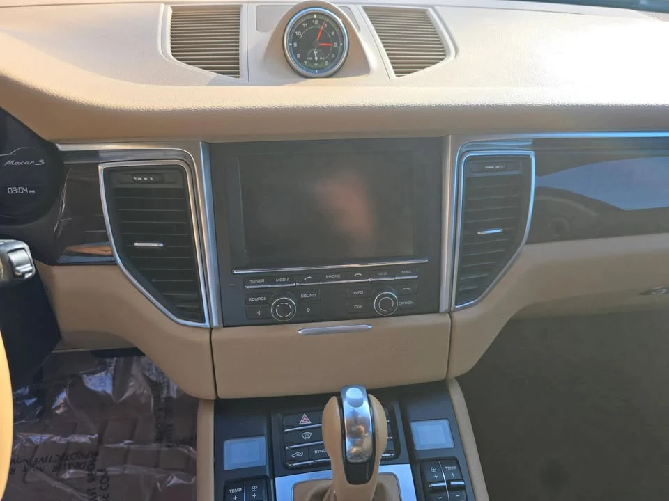 2016 Porsche Macan S - Image 12 of 18