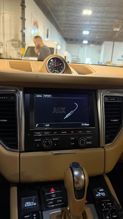 2016 Porsche Macan S - Image 10 of 13