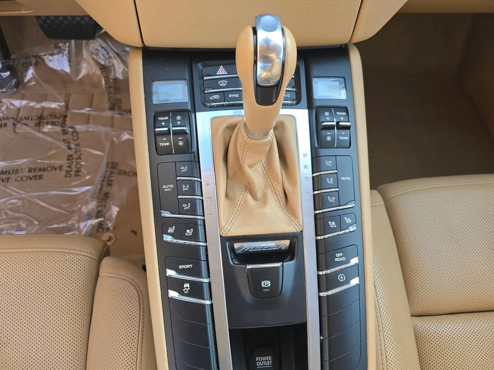 2016 Porsche Macan S - Image 13 of 18