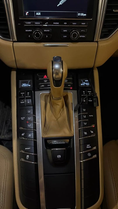 2016 Porsche Macan S - Image 11 of 13