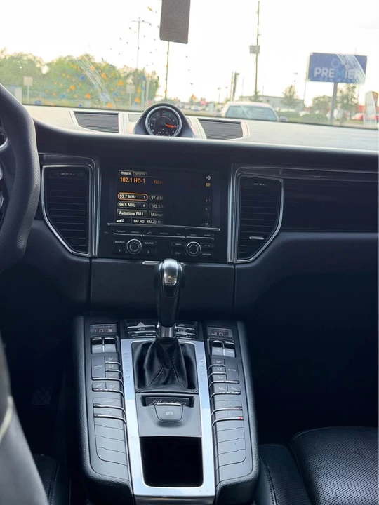 2016 Porsche Macan S - Image 14 of 20