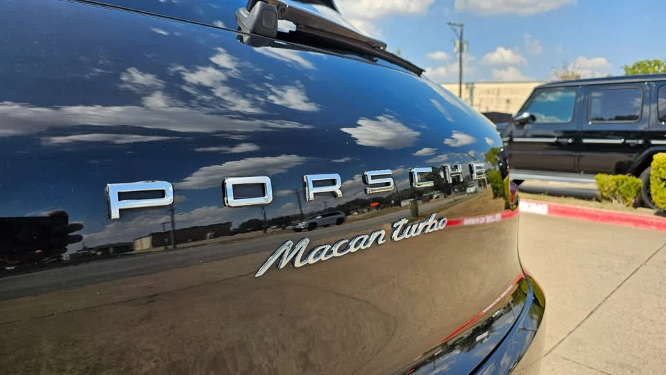 2016 Porsche Macan Turbo - Image 11 of 19