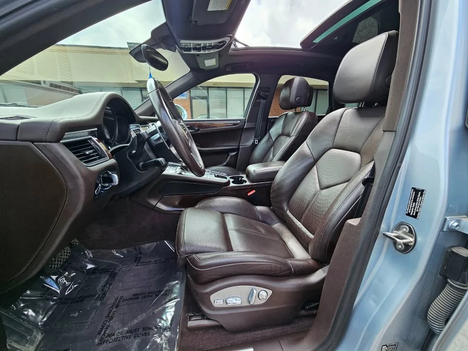 2016 Porsche Macan - Image 15 of 19