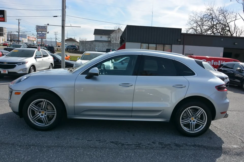 2016 Porsche Macan - Image 2 of 10
