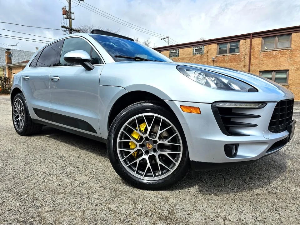 2016 Porsche Macan - Image 2 of 19