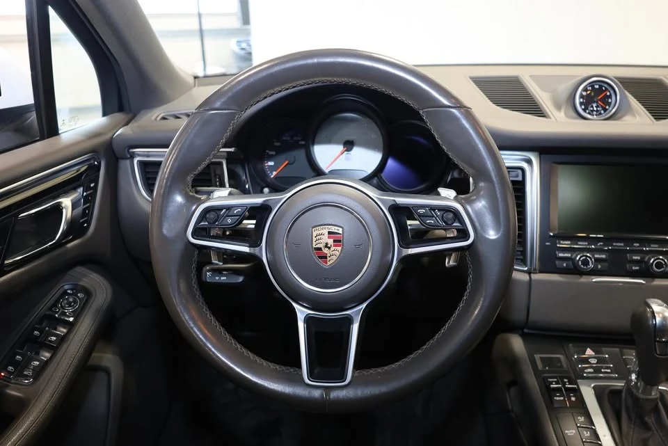 2016 Porsche Macan S - Image 12 of 20