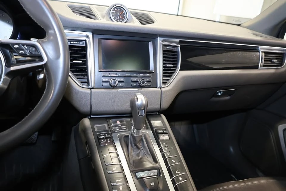 2016 Porsche Macan S - Image 13 of 20