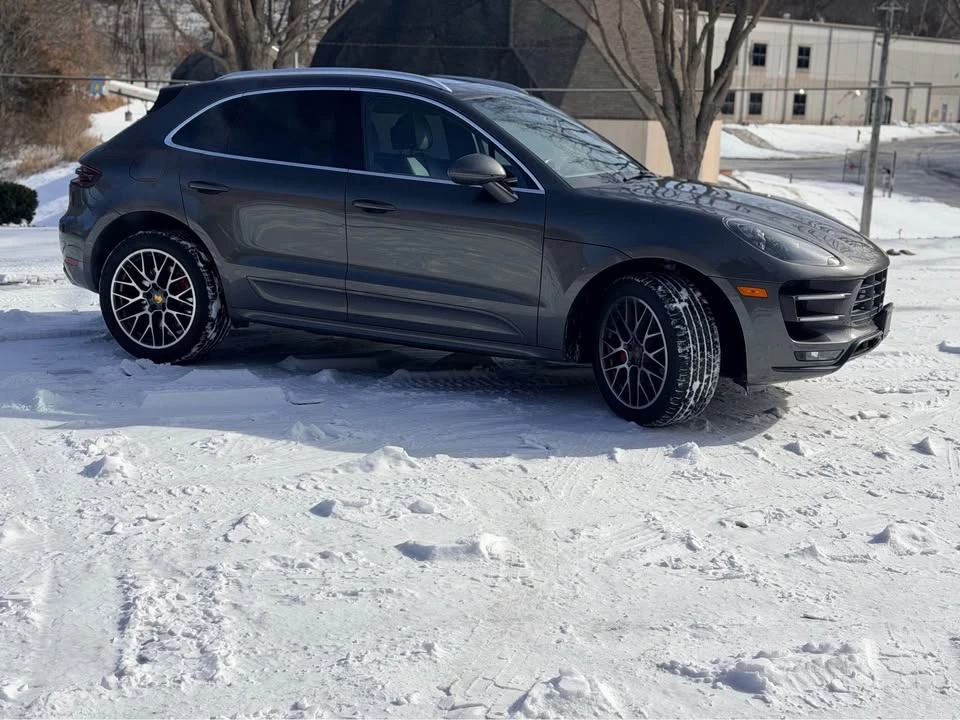 2016 Porsche Macan Turbo - Image 16 of 20