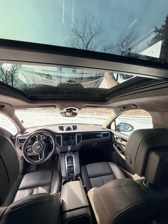 2016 Porsche Macan Turbo - Image 9 of 20